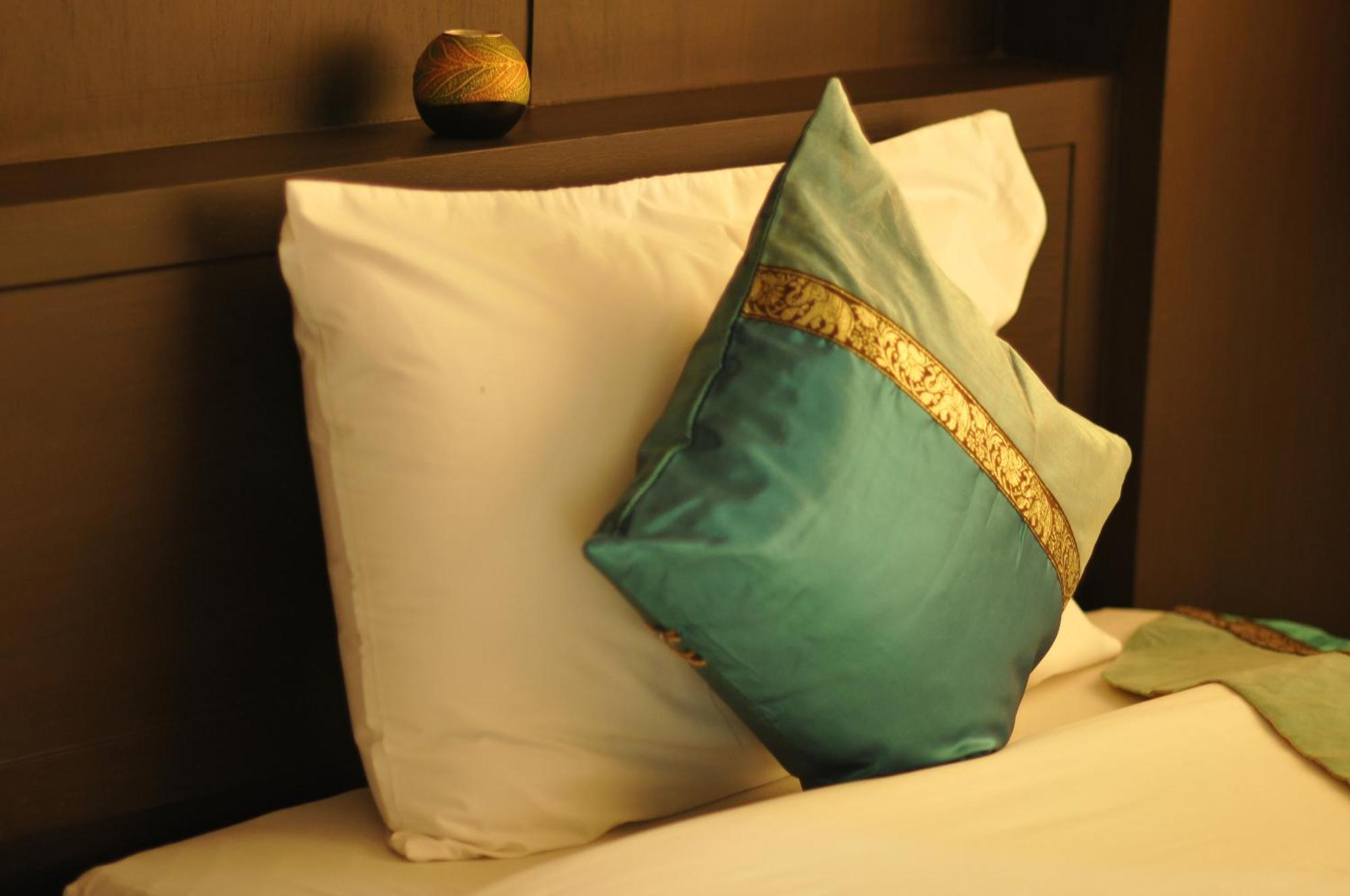 Regent Suvarnabhumi Hotel Бангкок Екстер'єр фото